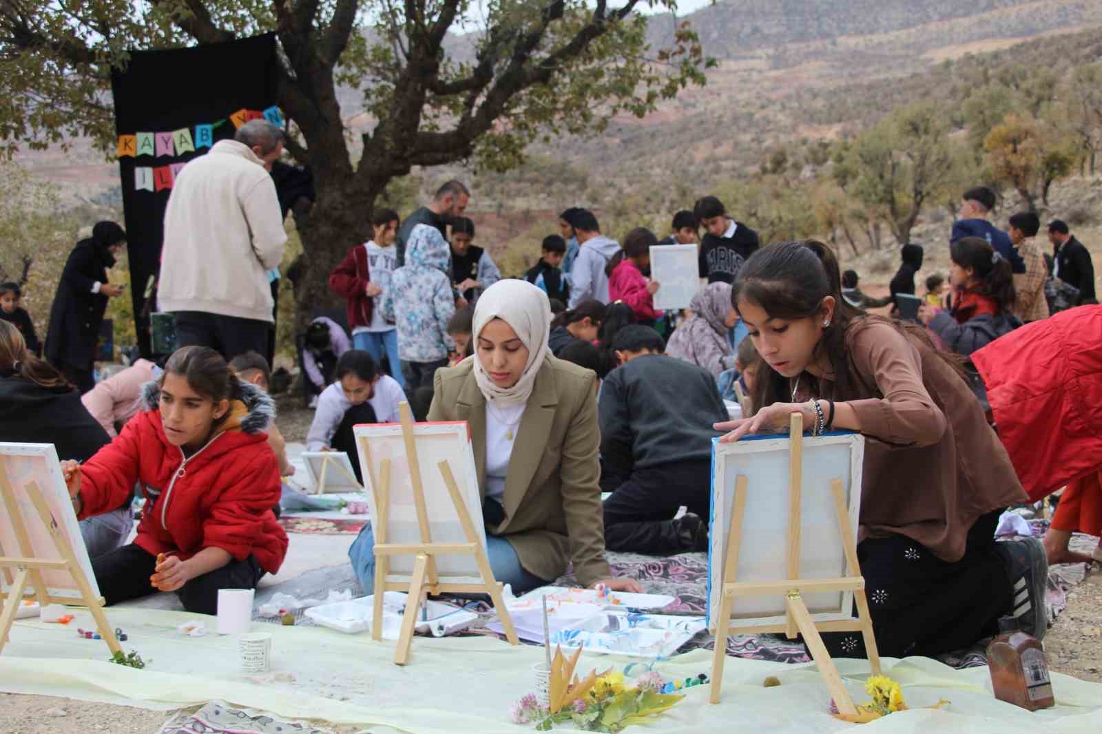 Gabar’ın eteklerinde umutlar tuvale yansıdı
