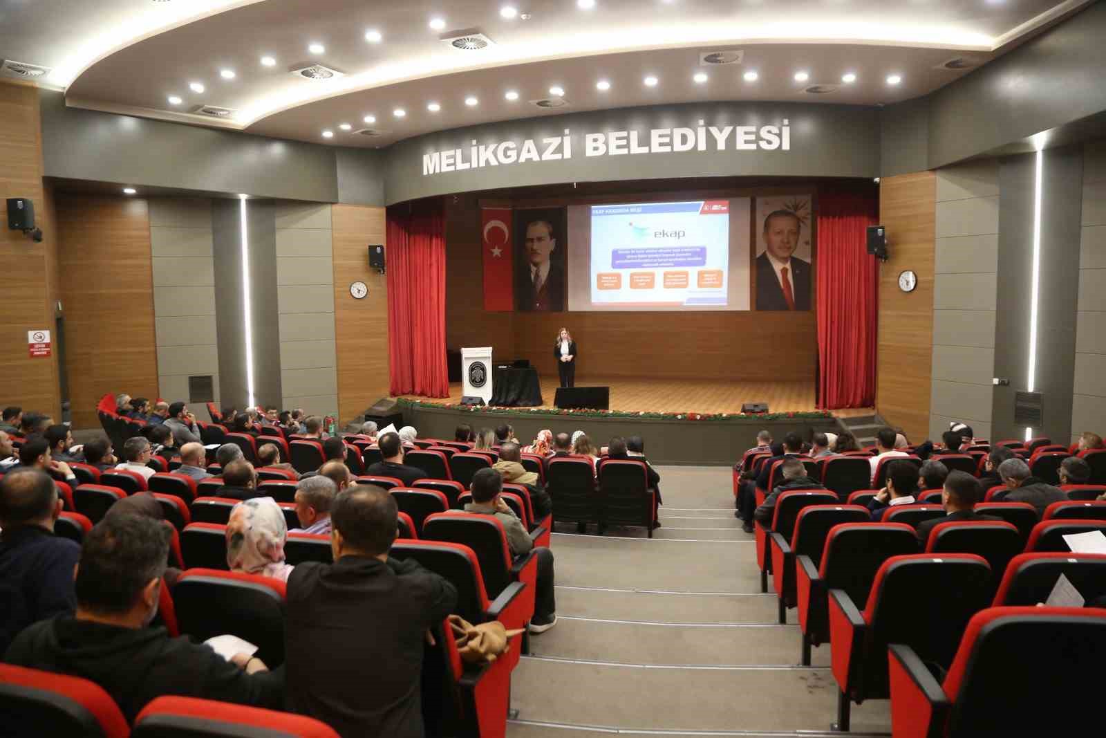Melikgazi Belediyesi&rsquo;nde kamu ihale mevzuatı eğitimi veridi
