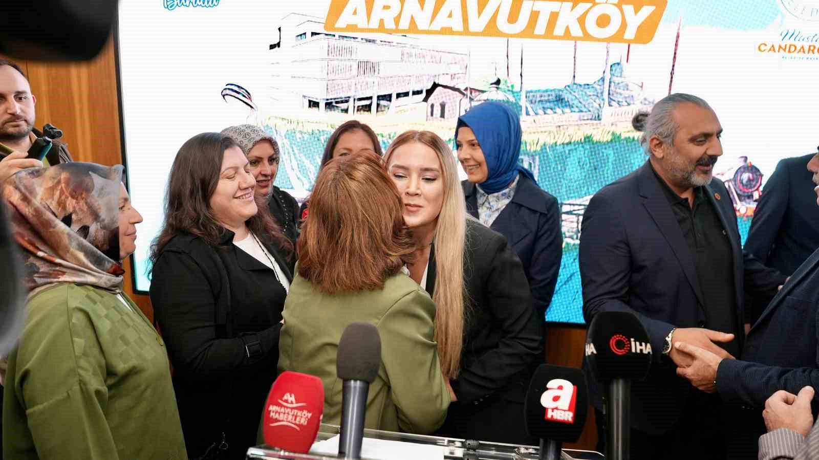 CHP Arnavutköy’de istifa depremi: 2 meclis üyesi ve 100 partili CHP’den istifa etti