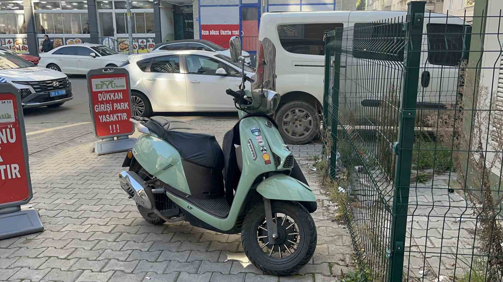 &Ccedil;orlu&rsquo;da otomobille motosiklet kafa kafaya &ccedil;arpıştı: 1 yaralı

