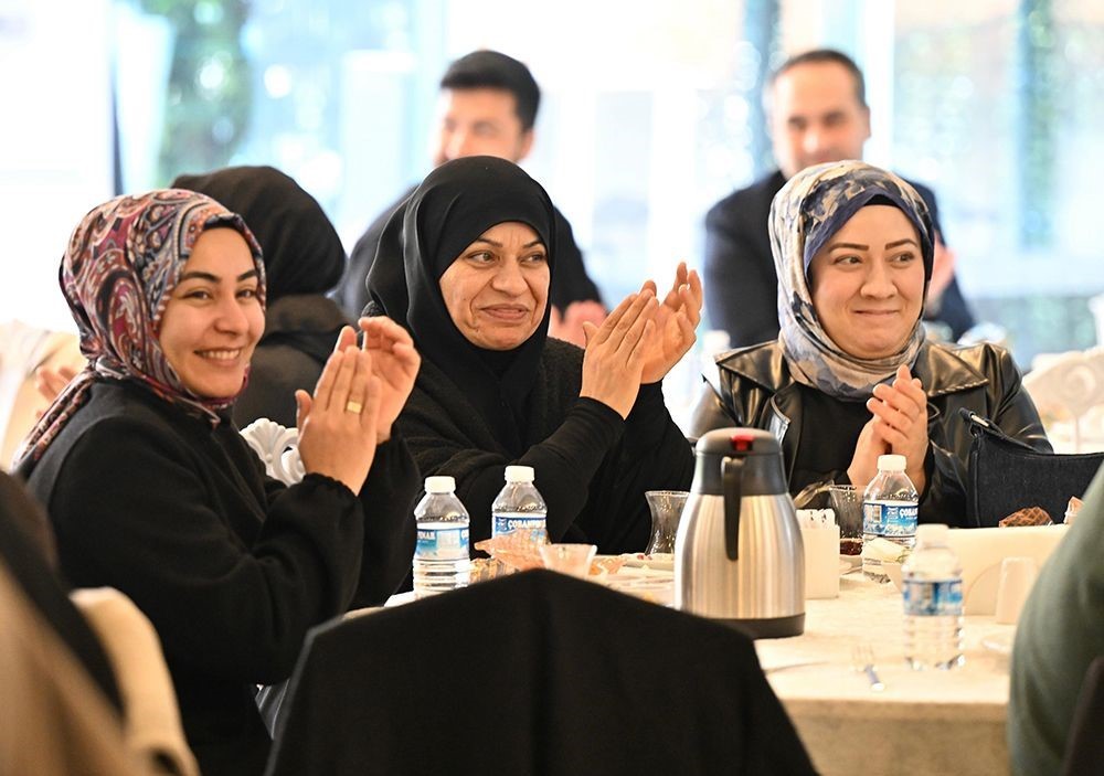 Gaziosmanpaşa Belediye Başkan Vekili Karadeniz, okuma-yazma kursiyerlerini ağırladı