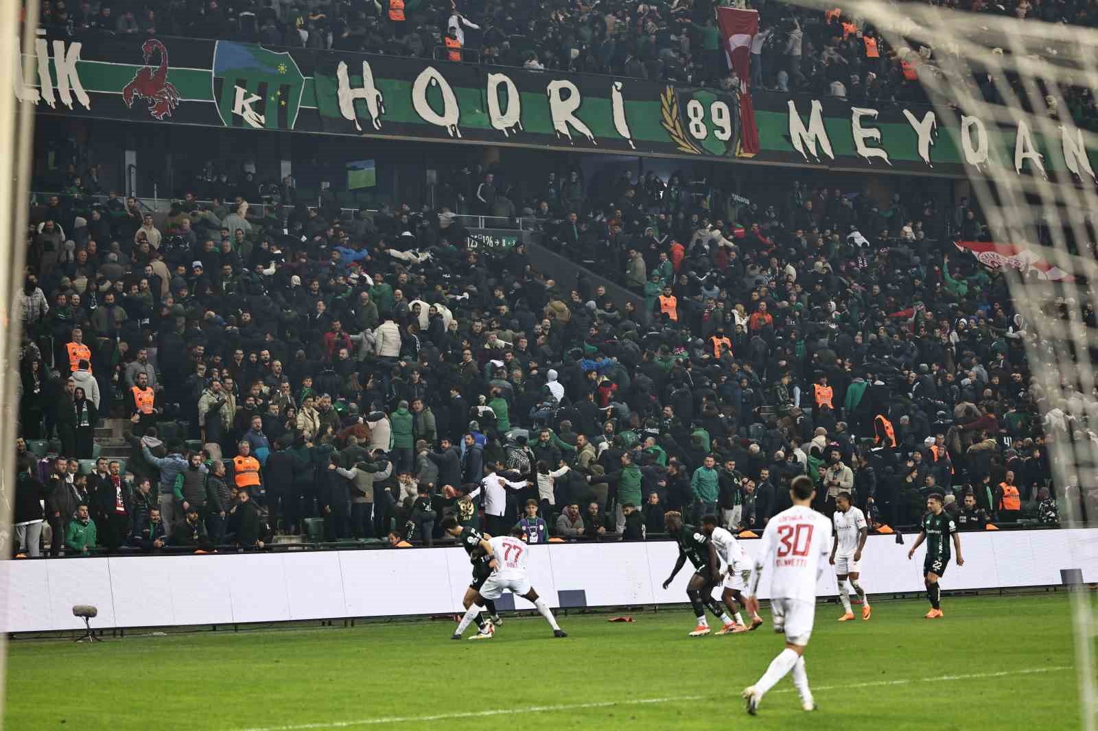 Trendyol Süper Lig: Kocaelispor: 2 - Antalyaspor: 1 (Maç sonucu)