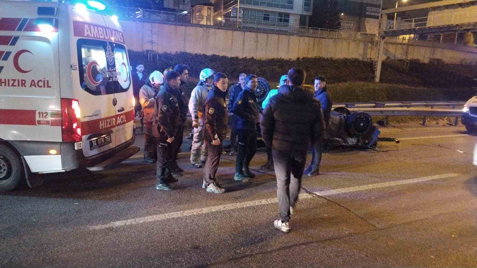 Üsküdar’da kontrolden çıkan otomobil takla attı : 1 yaralı