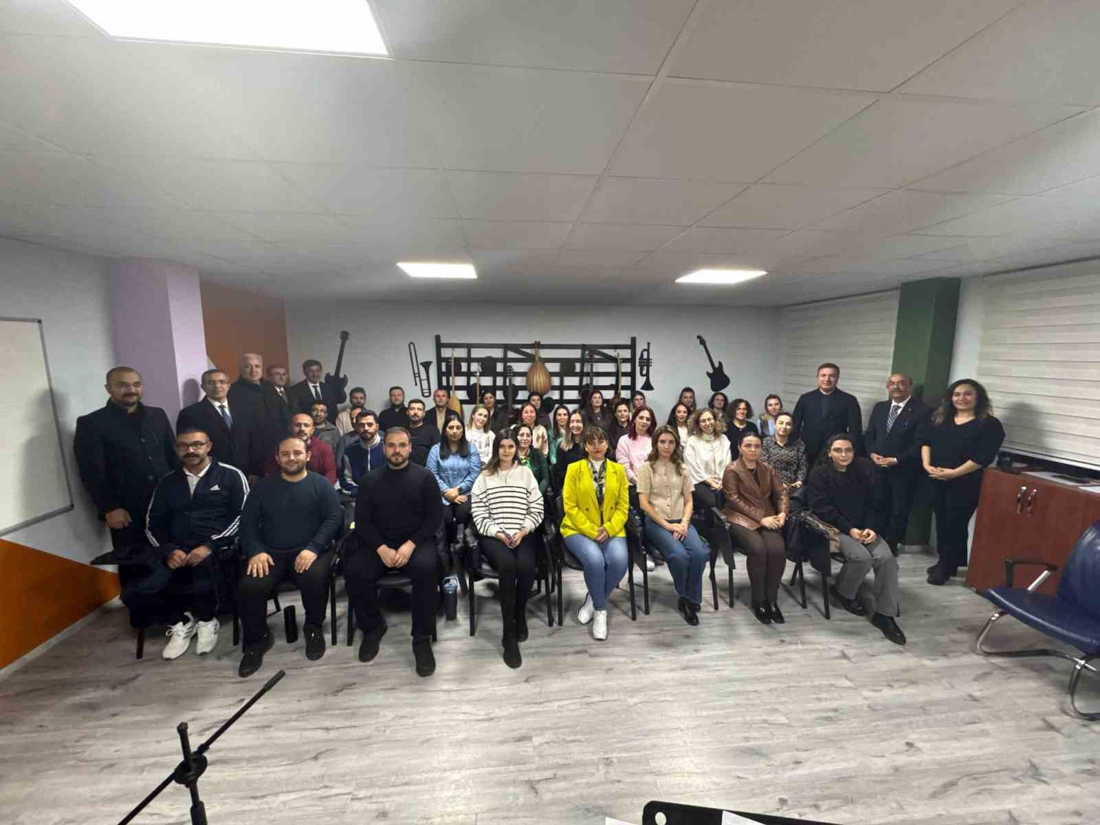 Erzincan&rsquo;da eğitimcilerden k&uuml;lt&uuml;r ve sanat buluşması
