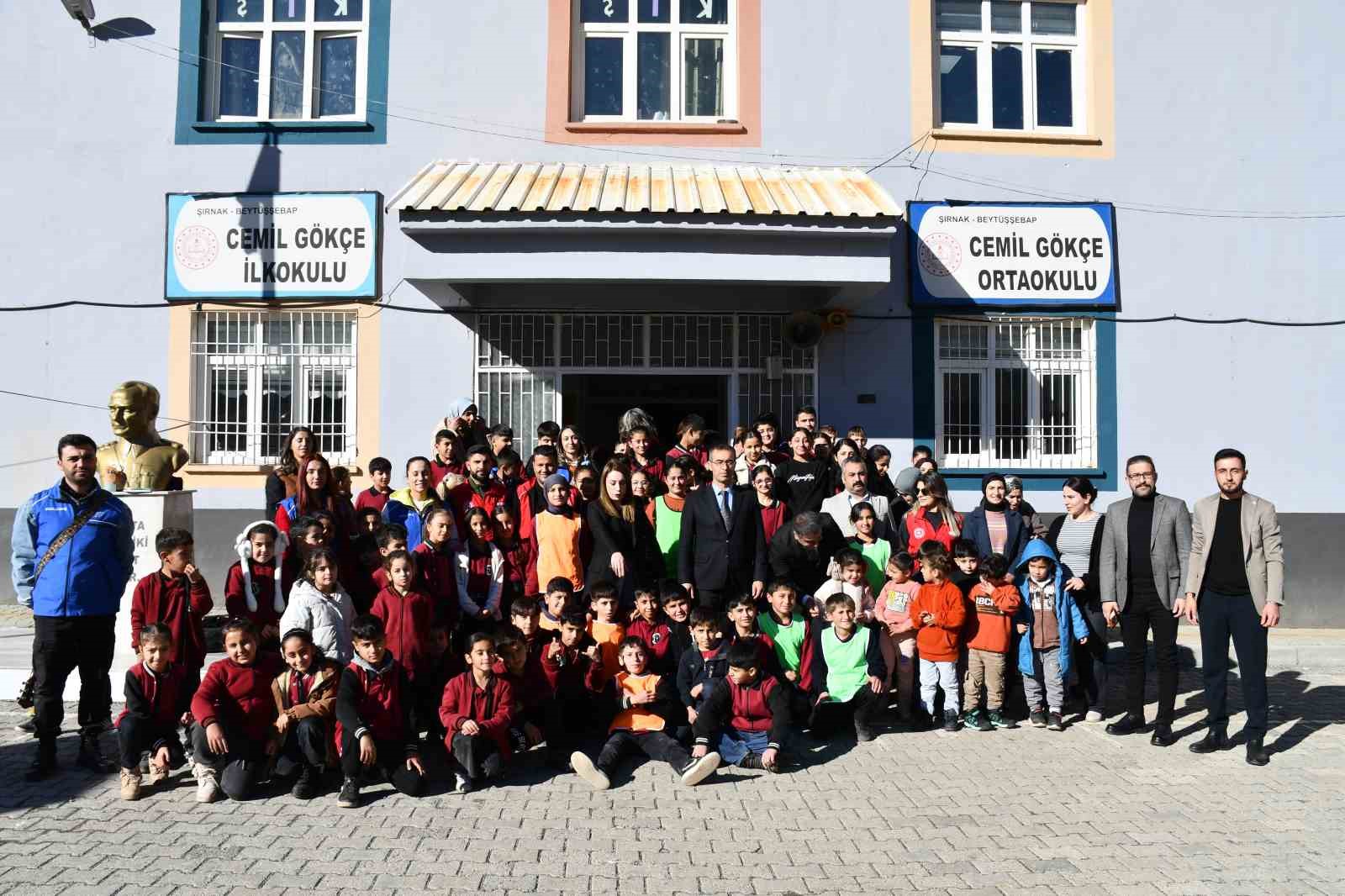 Şehit k&uuml;t&uuml;phanelerine Bursa&rsquo;dan kitap desteği
