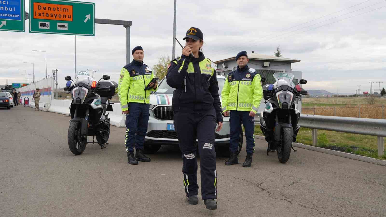Karayollarının huzur ve güvenliği Otoyol Jandarma Timlerine emanet
