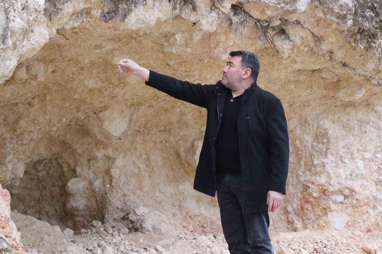 Ferhat diyarı Amasya’da pekmez için dağı deldiler, gören şaştı kaldı