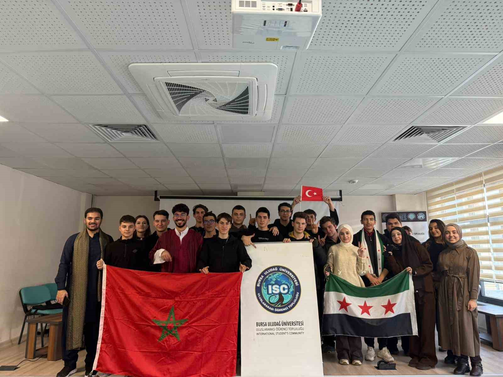 Bursa&rsquo;da Meslek Lisesinde D&uuml;nya Seninle Konuşuyor etkinliği
