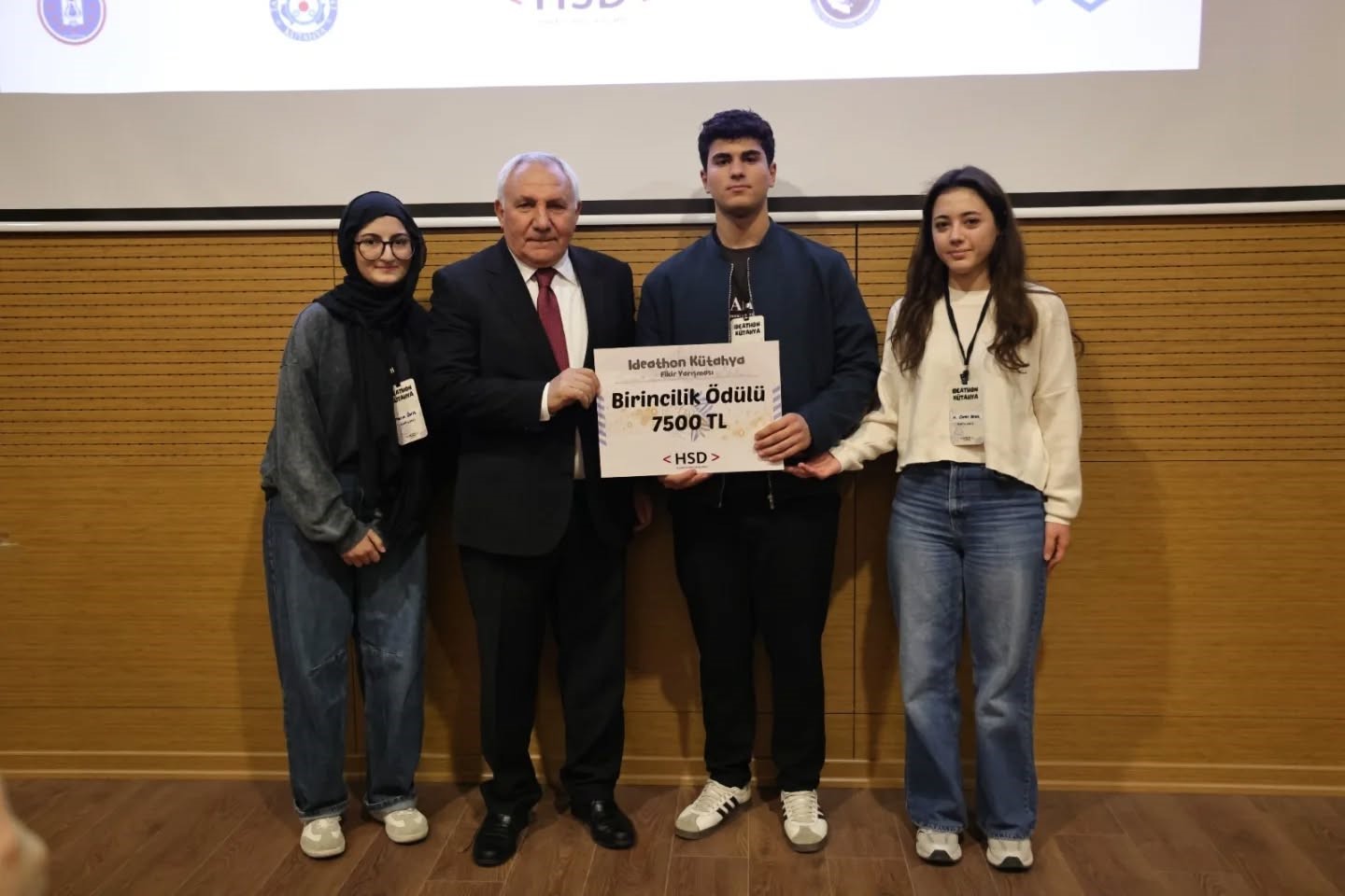 Kütahya’da genç zihinler geleceğe ışık tuttu