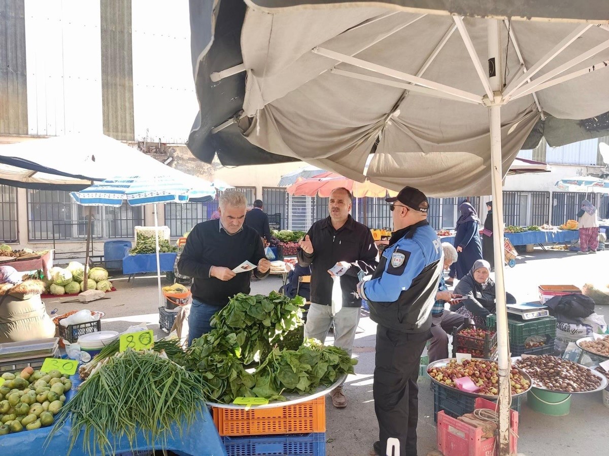 Kütahya Emniyeti’nden semt pazarlarında güvenlik bilgilendirmesi