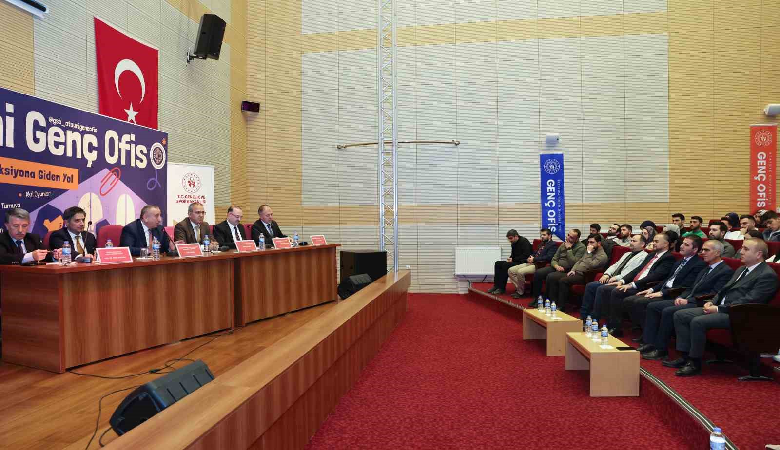 ATAÜNİ genç ofisten ufuk açan panel: "Fikirden aksiyona giden yol"