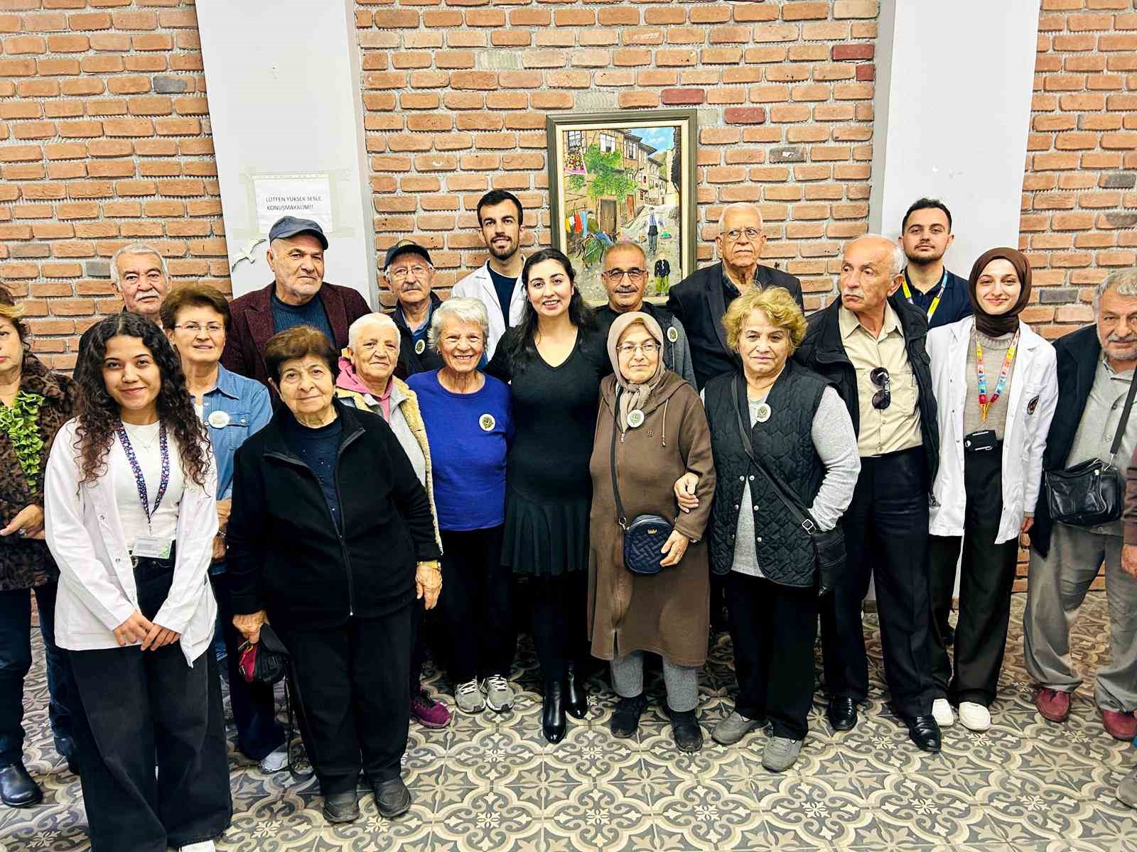 Muratpaşa&rsquo;da 60 yaş &uuml;st&uuml;ne sağlıklı yaşam rozeti
