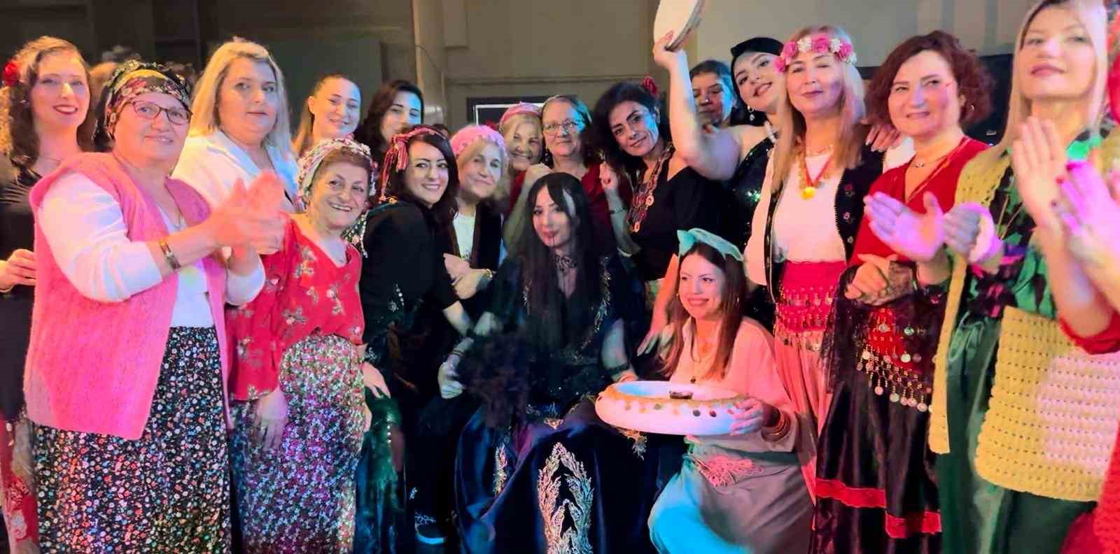 Edirne’de Roman gecesinde Trakya gelenekleri canlandırılıp, 9/8 oynandı