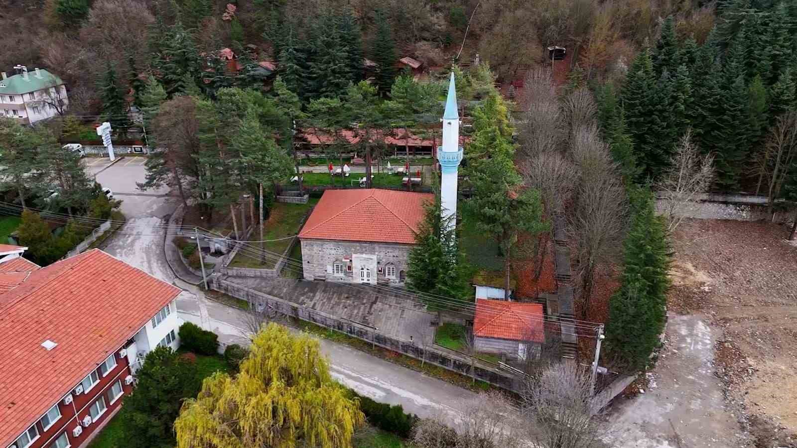 Bolu’da 500 yıllık cami, ilk günkü ihtişamını koruyor