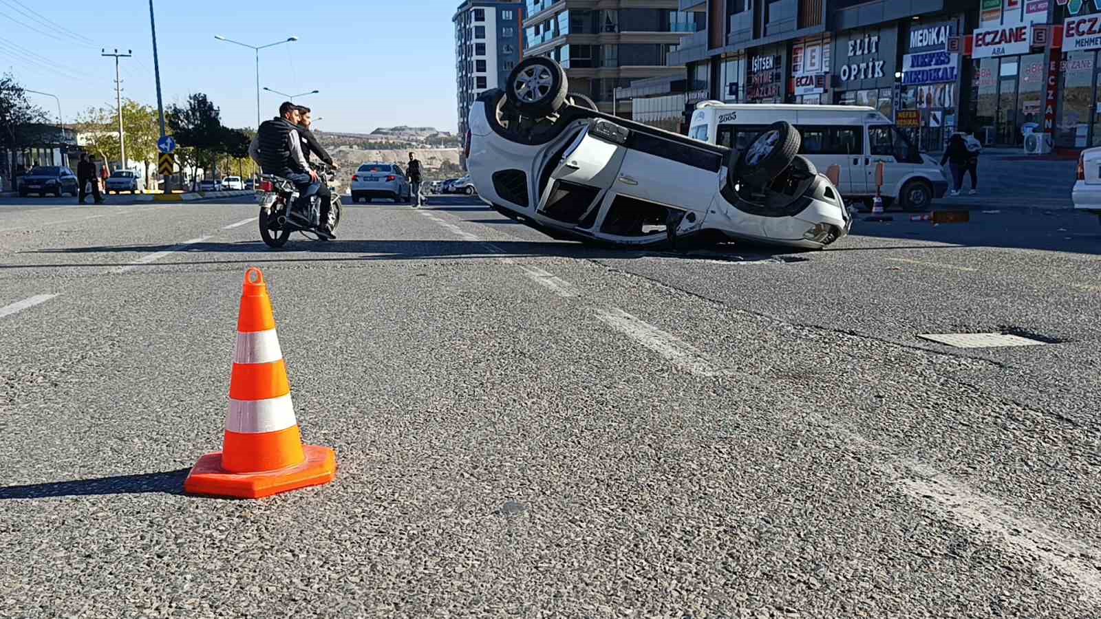 Şanlıurfa’da otomobiller çarpıştı: 4 yaralı