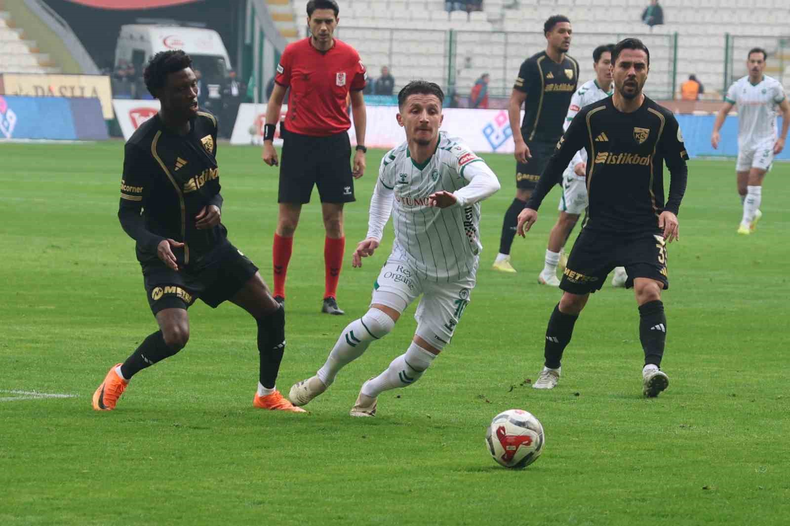 Trendyol Süper Lig: Konyaspor: 0 - Kayserispor: 0 (İlk yarı)