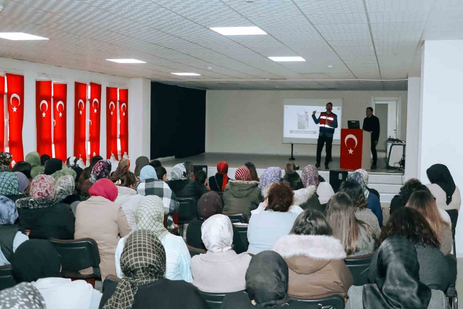 Ordu&rsquo;da anneler narkotik su&ccedil;lara karşı bilgilendirildi
