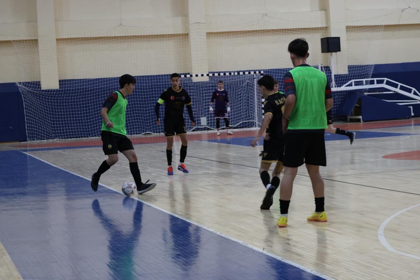 Bilecik&rsquo;te gen&ccedil; erkekler futsal m&uuml;sabakaları b&uuml;y&uuml;k heyecana sahne oluyor
