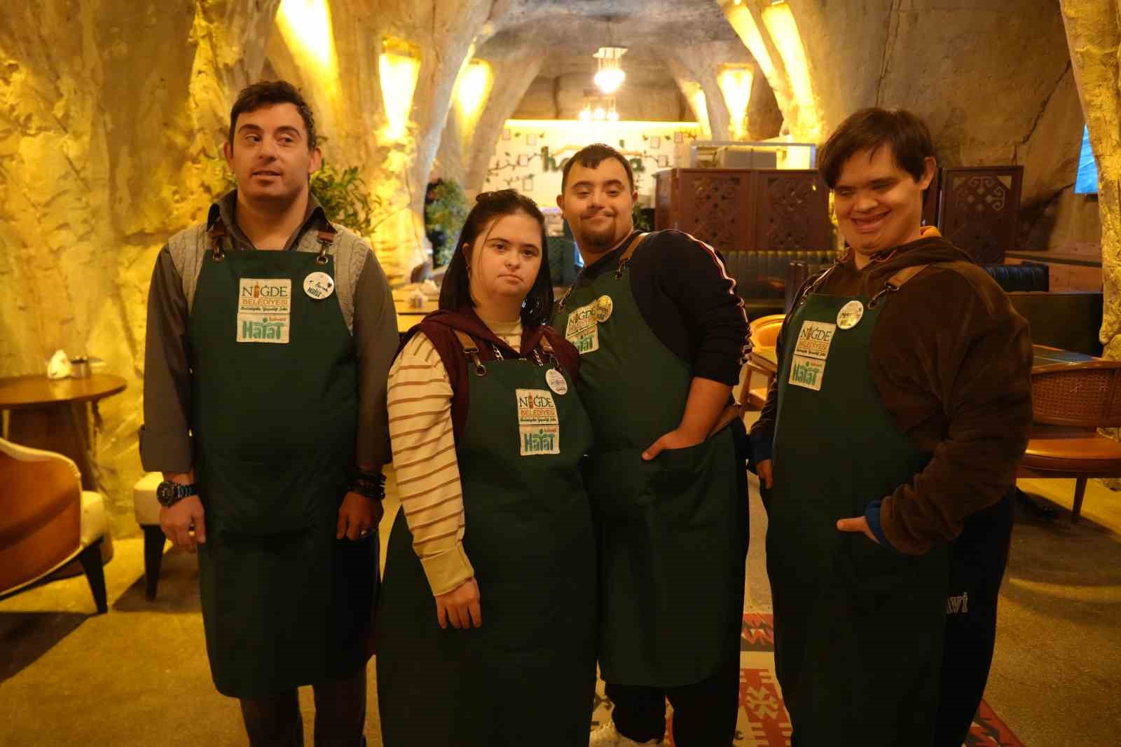 Bu kafede sonsuz sevgi var
