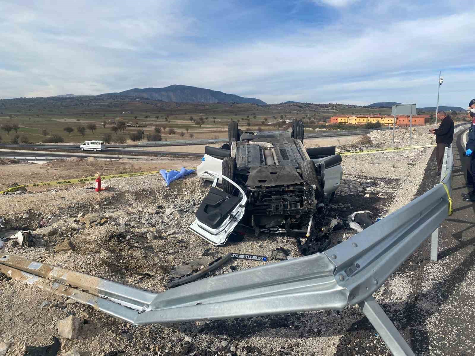 Karşı şerdi ge&ccedil;erek takla atan otomobilde 1 kişi hayatını kaybetti
