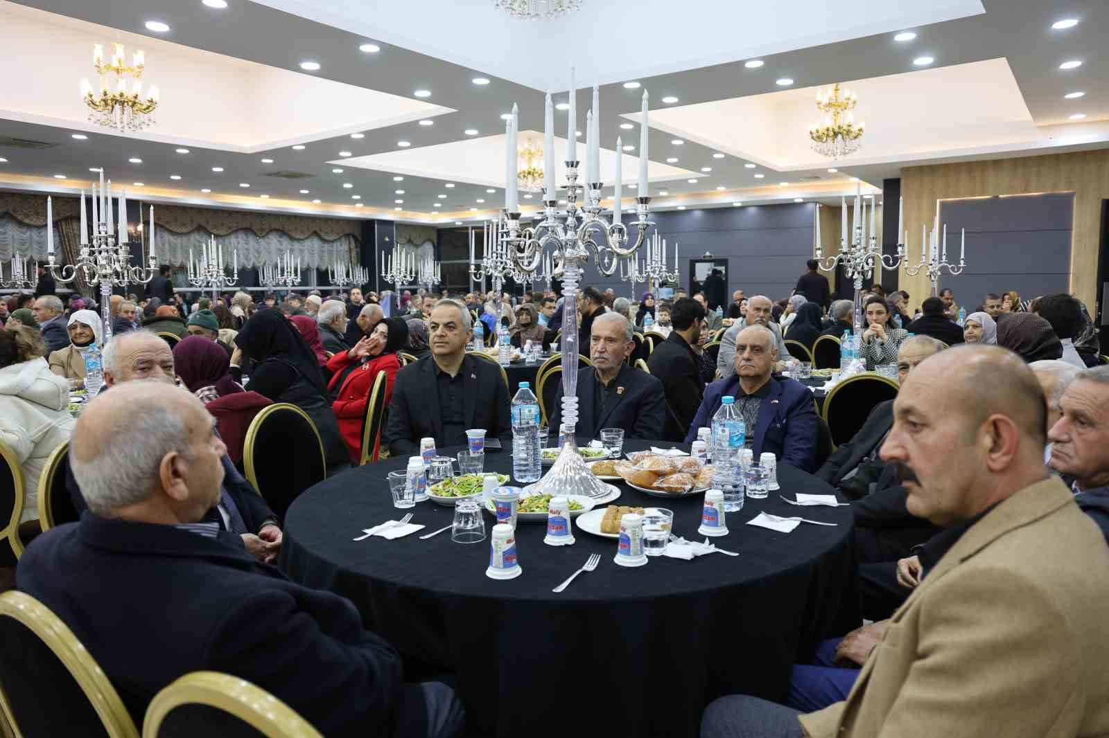 Şehit aileleri ve gaziler vefa buluşmasında bir araya geldi