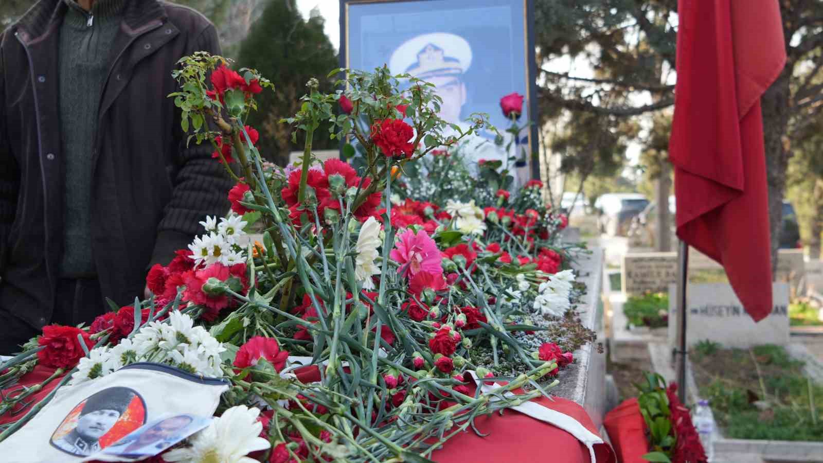 FETÖ kumpası mağduru Yarbay Ali Tatar ölüm yıl dönümünde kabri başında anıldı