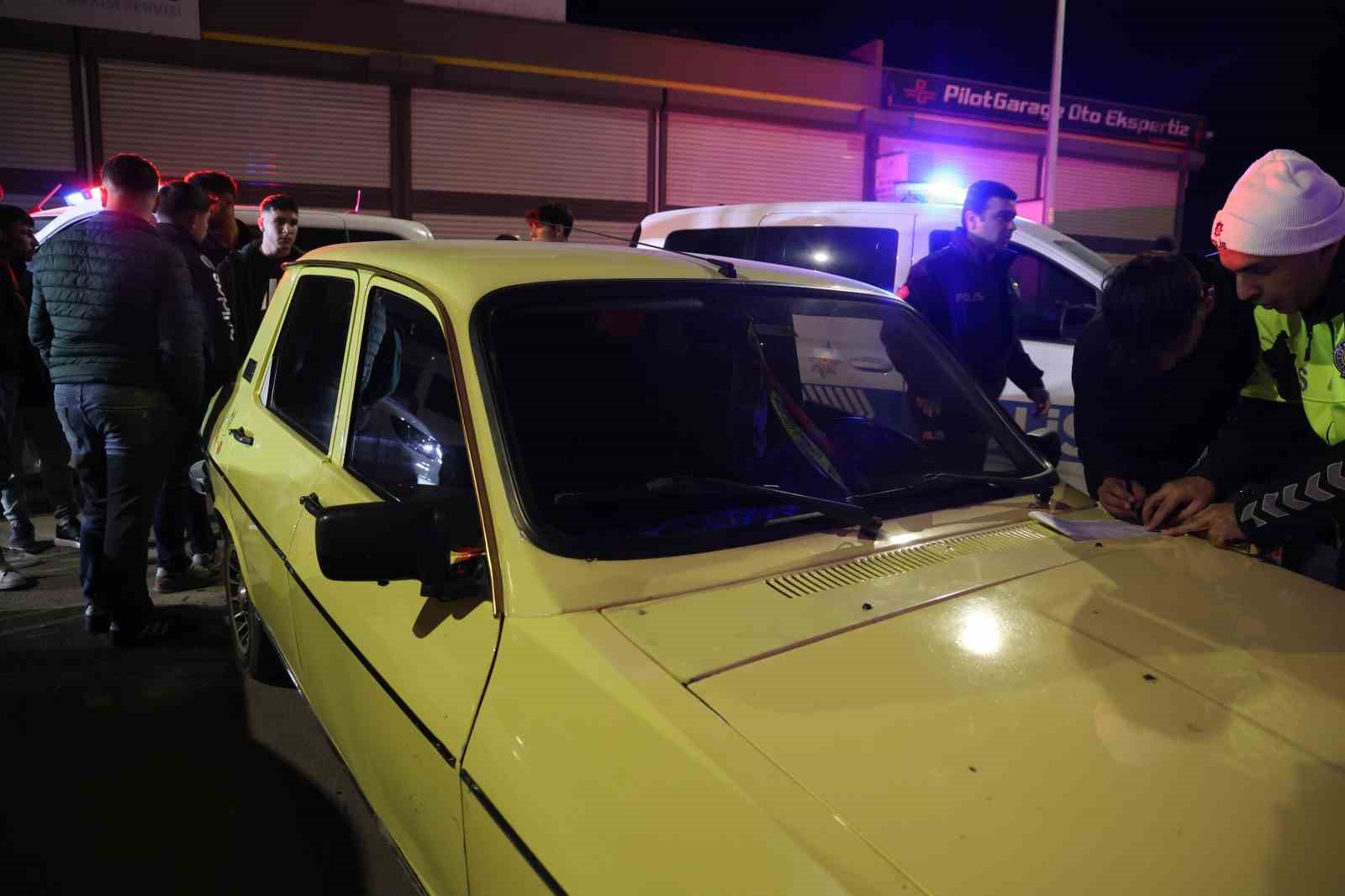 Adana&rsquo;da iki otomobil s&uuml;r&uuml;c&uuml;s&uuml;ne 49 bin 781 lira idari ceza
