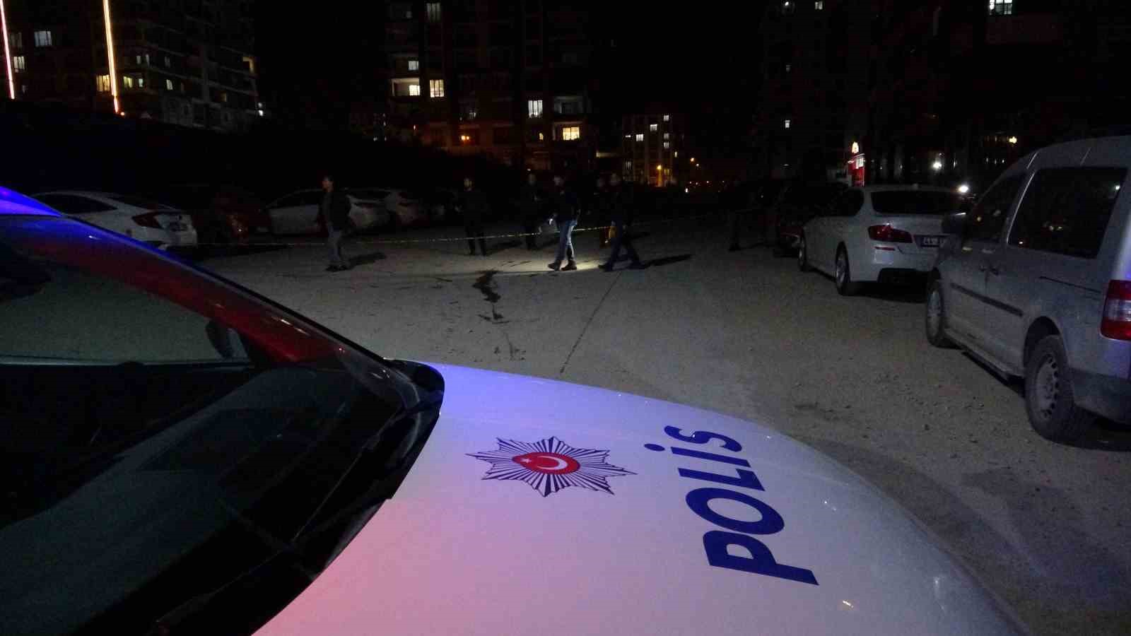 Malatya&rsquo;da bı&ccedil;aklı kavga: 3 yaralı
