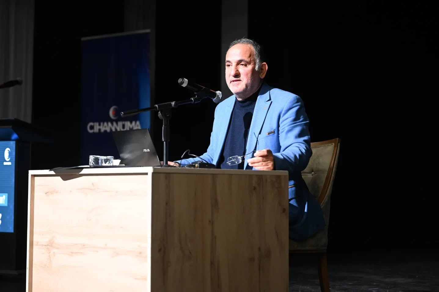 Erzurum&rsquo;da d&uuml;ş&uuml;nce d&uuml;nyasında dair anlamlı program
