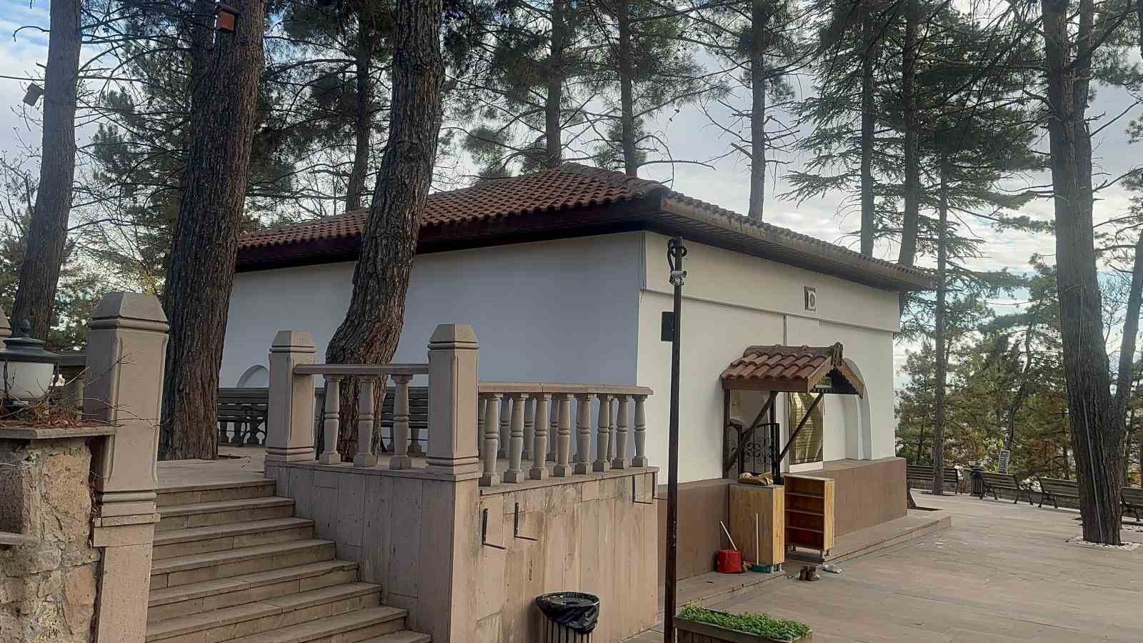 Batı Karadeniz’in fatihi Emir Karatekin Bey’in kabrini her yıl binlerce kişi ziyaret ediyor