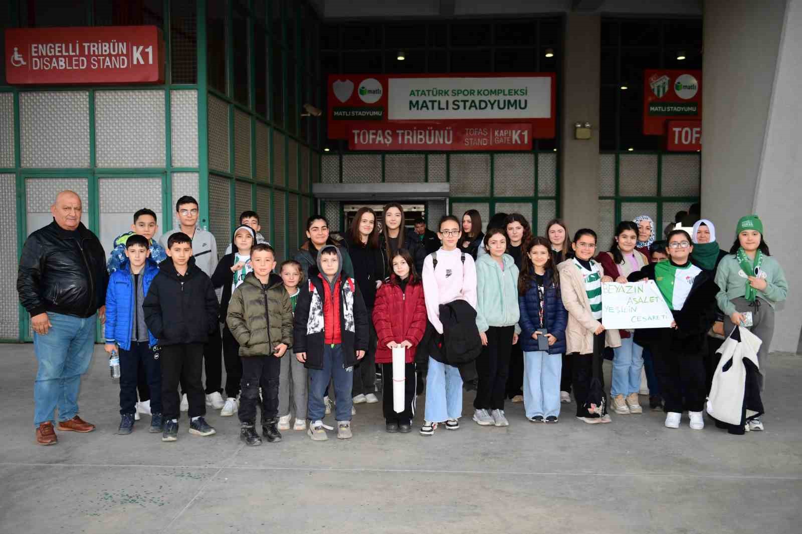 &Ccedil;ocuklardan Bursaspor&rsquo;a tam destek
