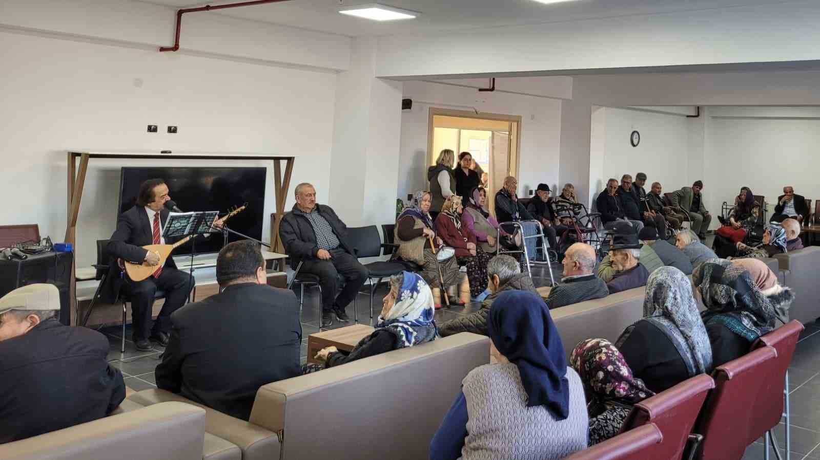 Huzurevinde kalan yaşlılar i&ccedil;in etkinlik
