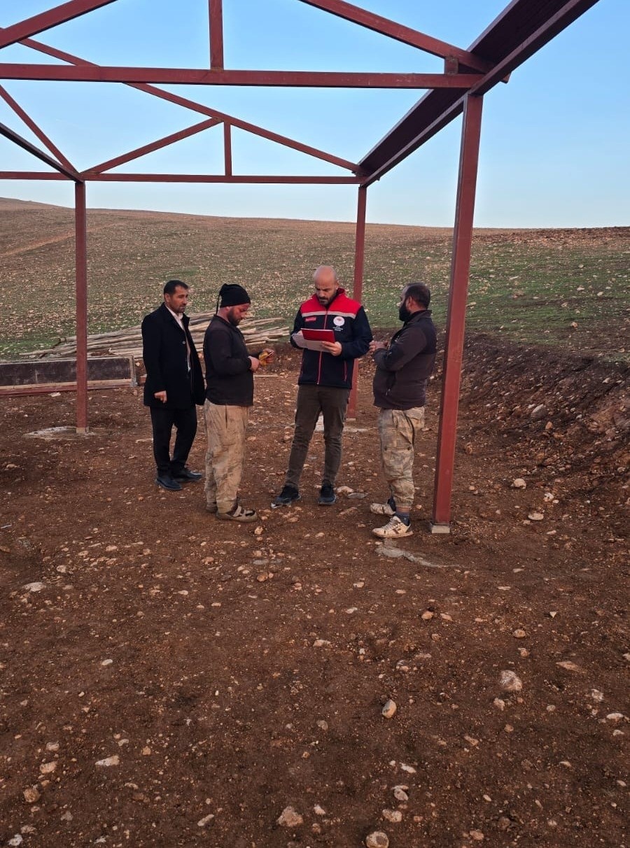 Şırnak&rsquo;ta s&uuml;rd&uuml;r&uuml;lebilir tarım hamlesi: &Ccedil;ardaklı meraları ıslah ediliyor
