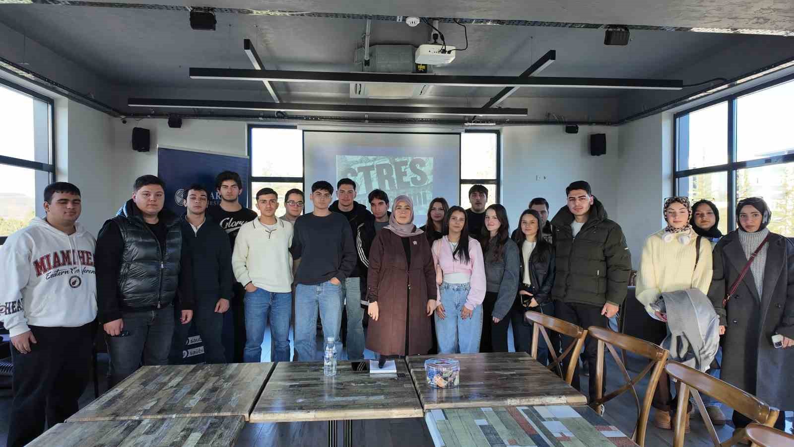 Lise &ouml;ğrencilerine sınav kaygısı ve stresle başa &ccedil;ıkma yolları anlatıldı
