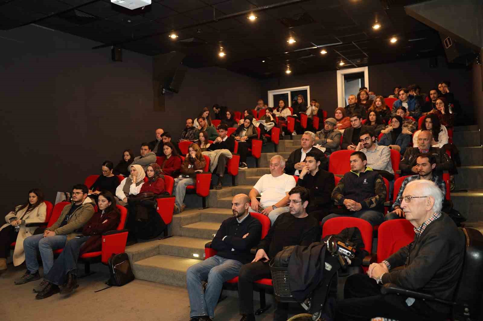 Oğuz Atay, Sakarya&rsquo;da d&uuml;zenlenen s&ouml;yleşide anıldı
