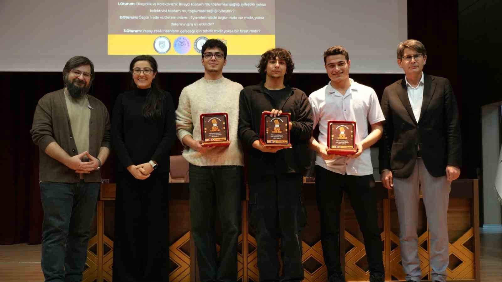 KB&Uuml;&rsquo;de sosyal bilimler &ouml;ğrencileri Zihin Arenası&rsquo;nda buluştu
