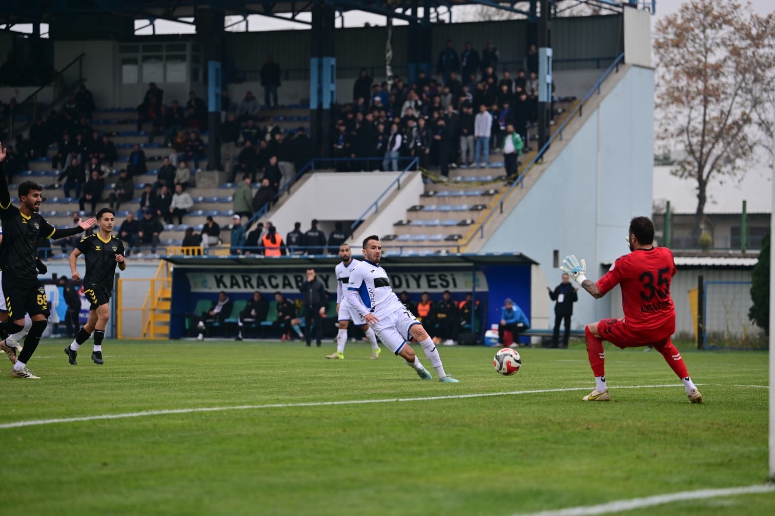 TFF 2. Lig: Karacabey Belediyespor: 3 - Beykoz Anadoluspor: 1
