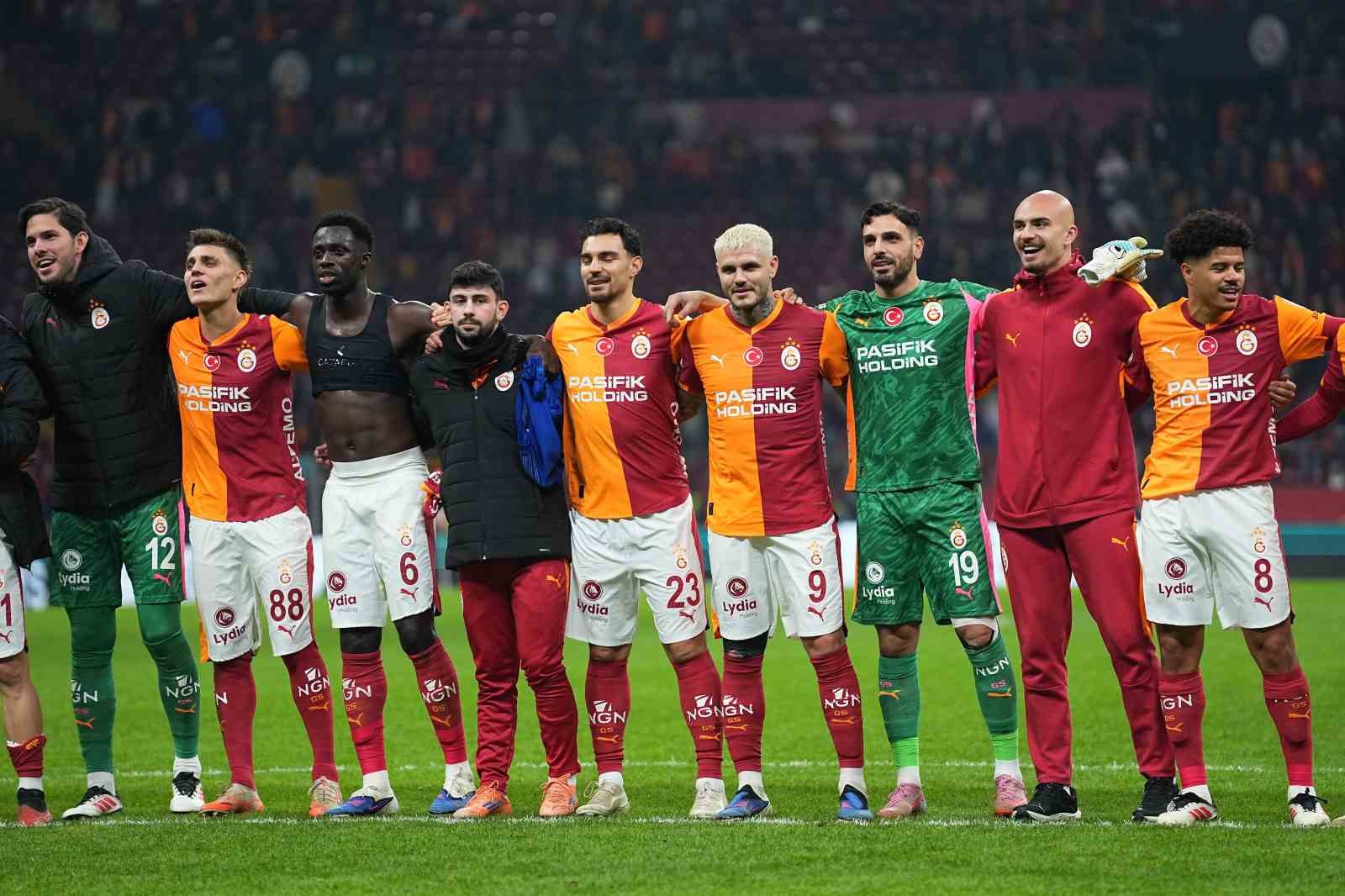 Galatasaray, Trendyol Süper Lig’de ilk yarıyı lider tamamladı
