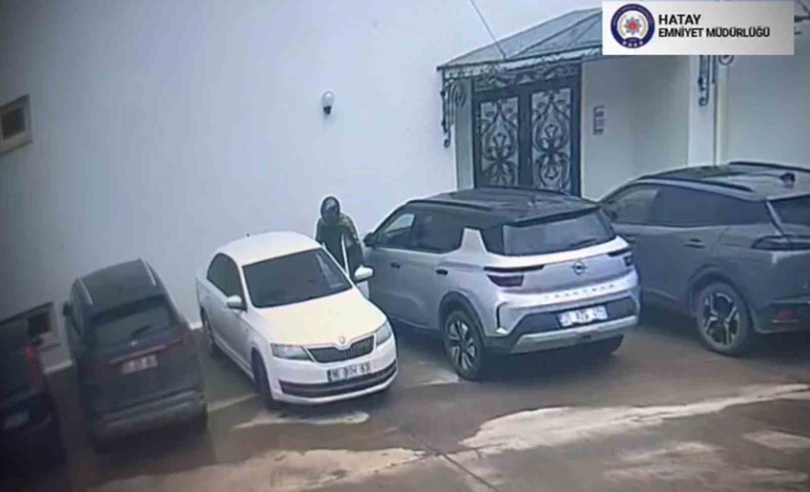 Hatay’da apartmandan 1 milyon 800 bin TL’lik altın çalan hırsız polis takibiyle yakalandı