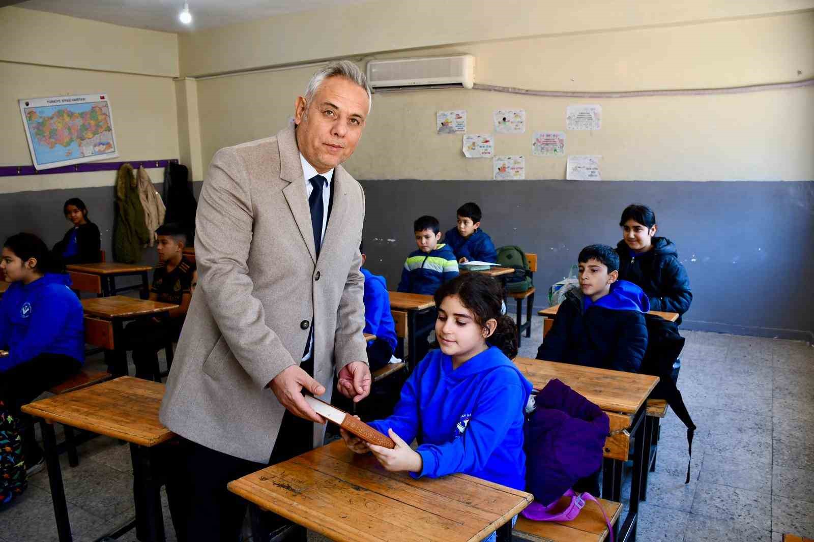 ��rencilere Kur�an-� Kerim hediye edildi
