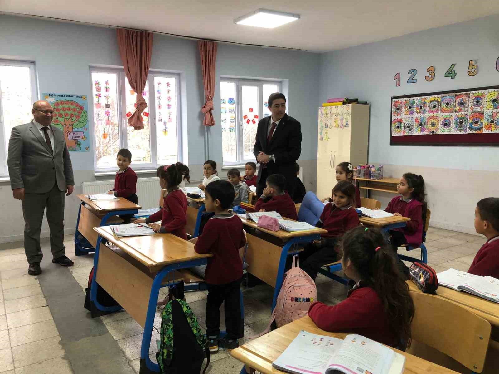 Kaymakam Fatih Erdoğan’dan köy okullarına ziyaret