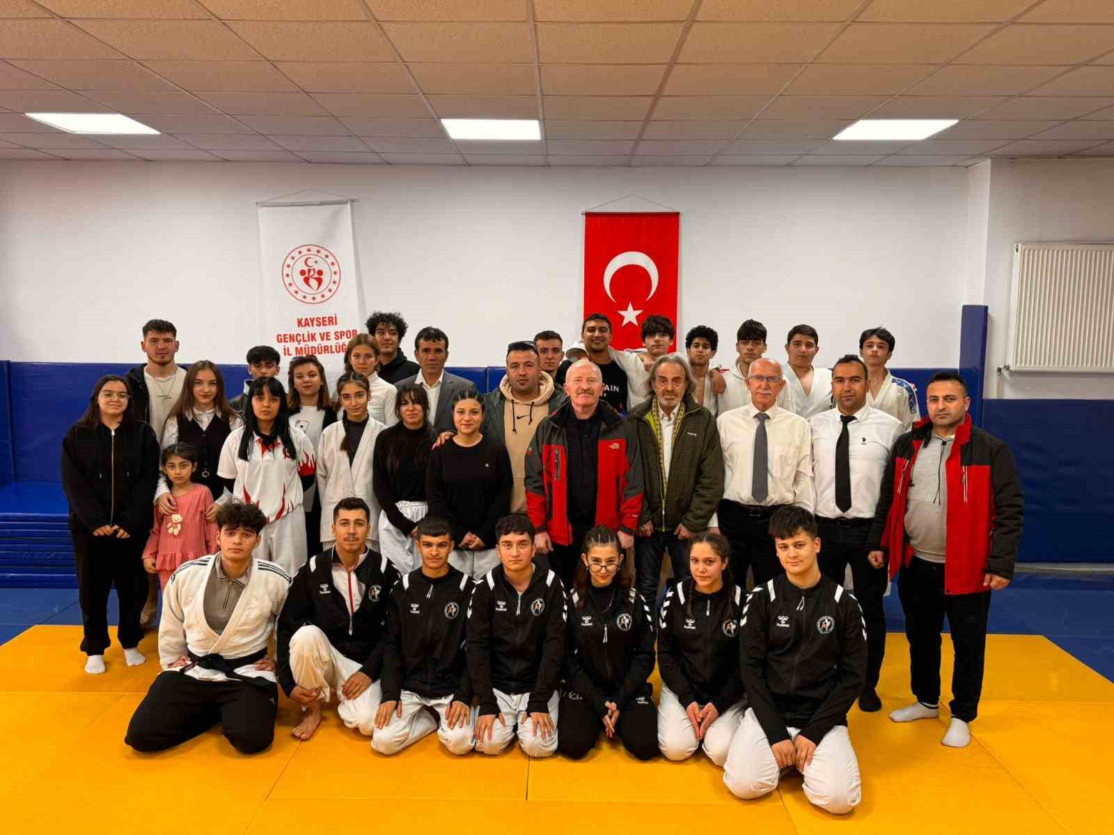 Kayseri’de Jujitsu sporcuları 2026 startını verdi