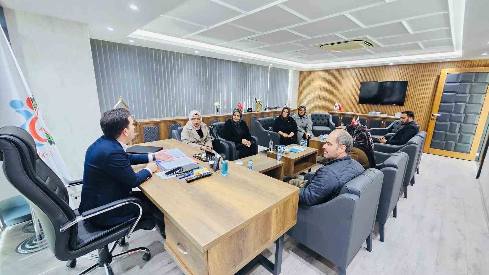 Ak&uuml;z&uuml;m, kadın &ccedil;alışanları ağırladı
