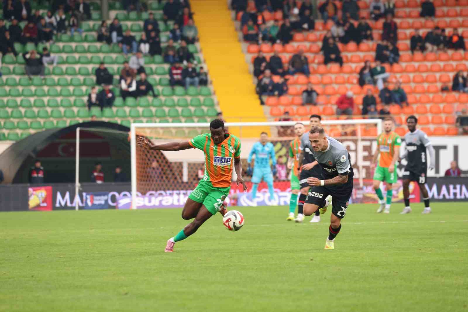 Trendyol S&uuml;per Lig: Corendon Alanyaspor: 2 - Fatih Karag&uuml;mr&uuml;k: 0 (Ma&ccedil; sonucu)

