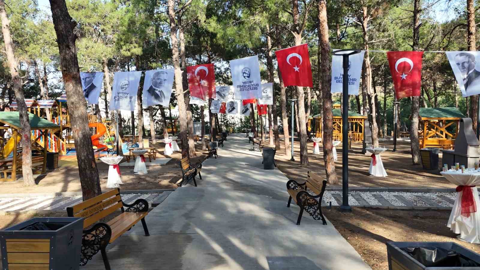 İskenderun&rsquo;a nefes olacak 15 bin metrekarelik Orman Parkı&rsquo;nın a&ccedil;ılışı ger&ccedil;ekleştirildi
