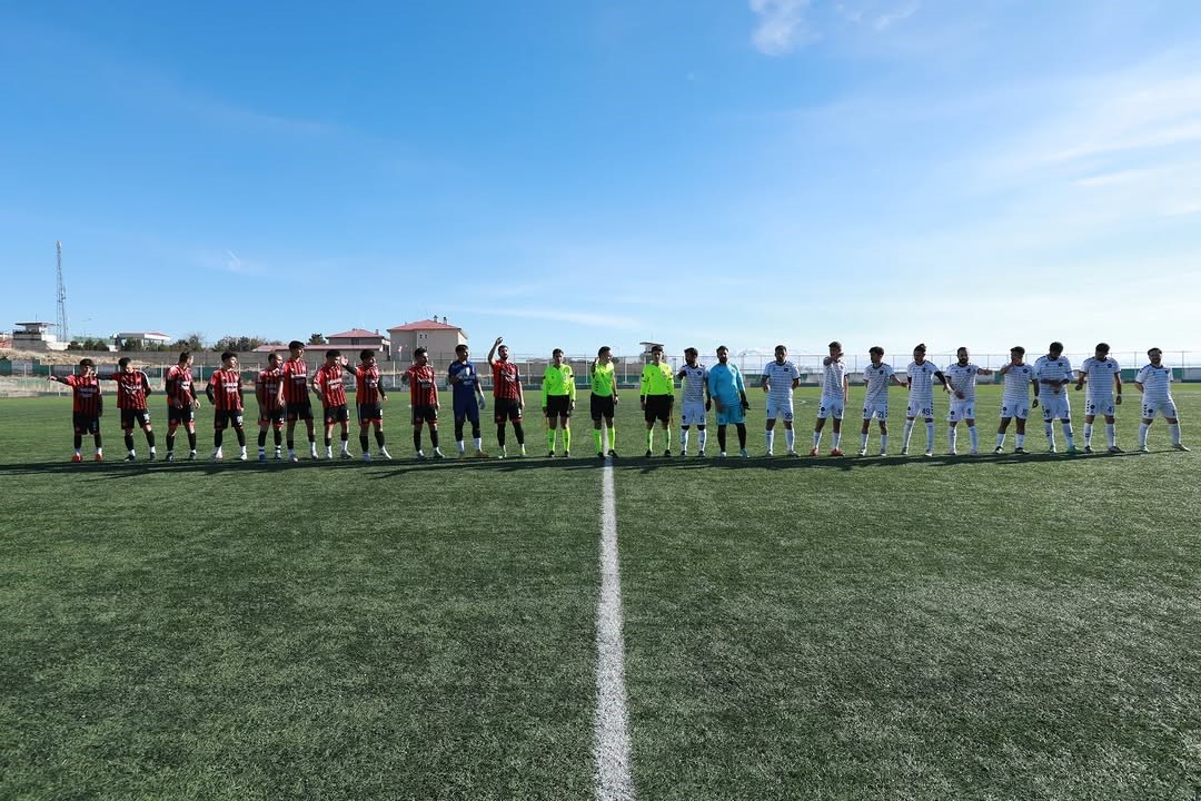 Van 1. Amat&ouml;r Ligi B Grubu: Erciş &Ouml;renespor: 2 - İpekyolu Belediyesi Gen&ccedil;likspor: 3
