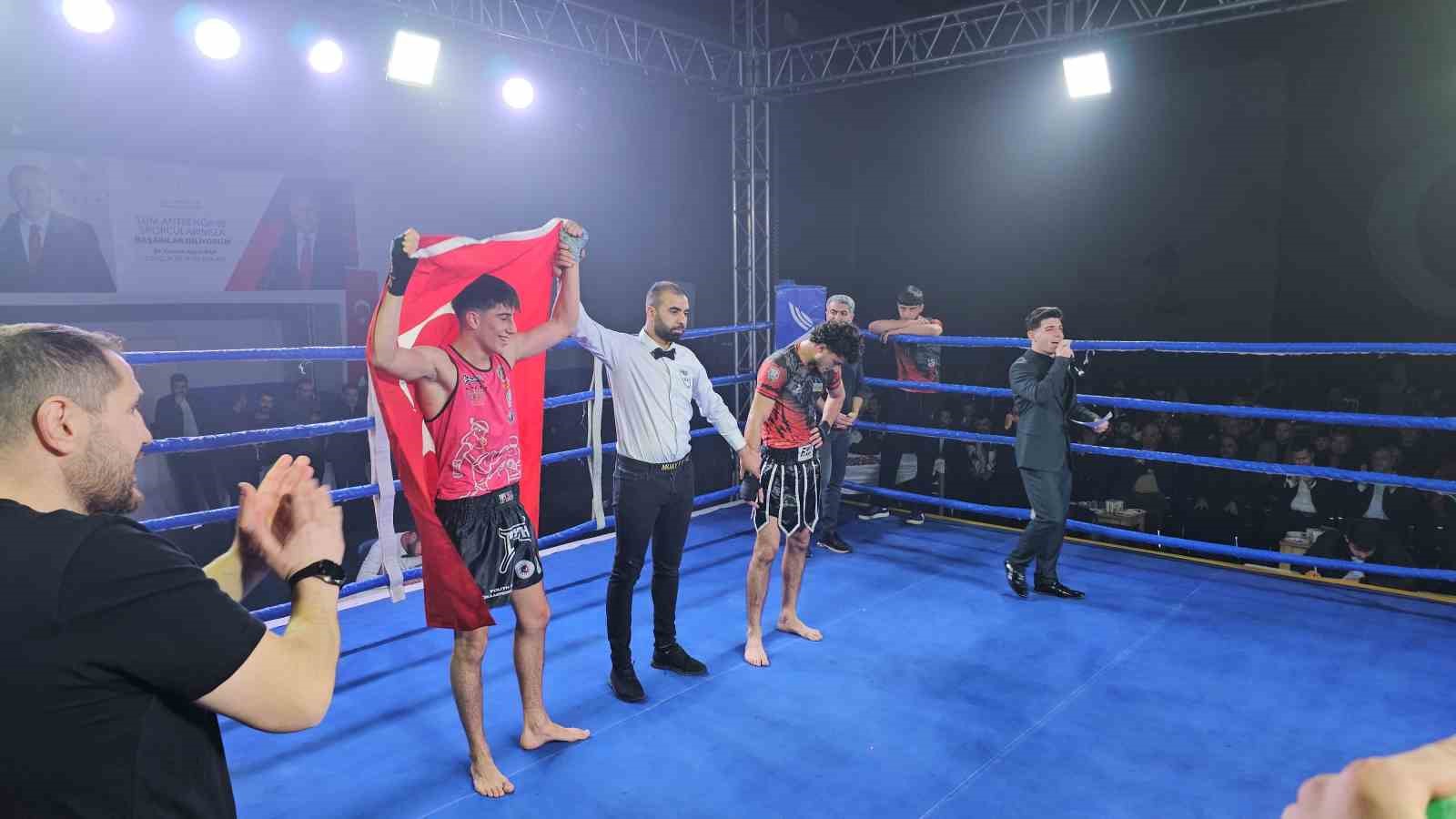 Tatvan&rsquo;da Uluslararası Muaythai Şampiyonası d&uuml;zenlendi
