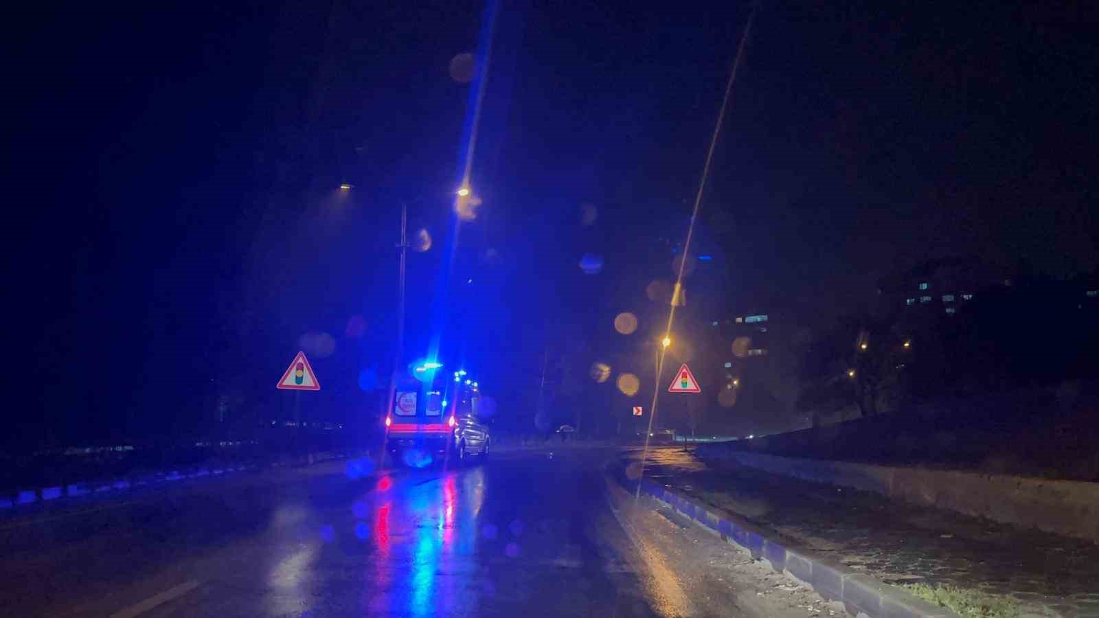 Aynı anda aynı caddede 4 kaza: Başka kaza olmasın diye çaba gösterdiler
