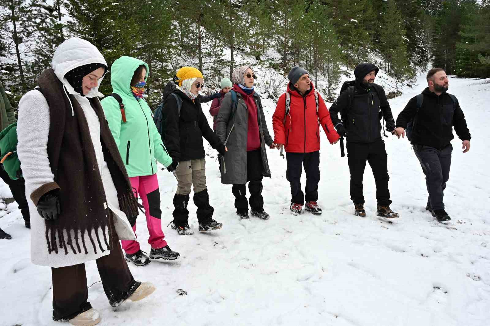 Gümüşhane’de şehrin gürültüsünden kaçanlar Torul’un zirvelerinde buluştu
