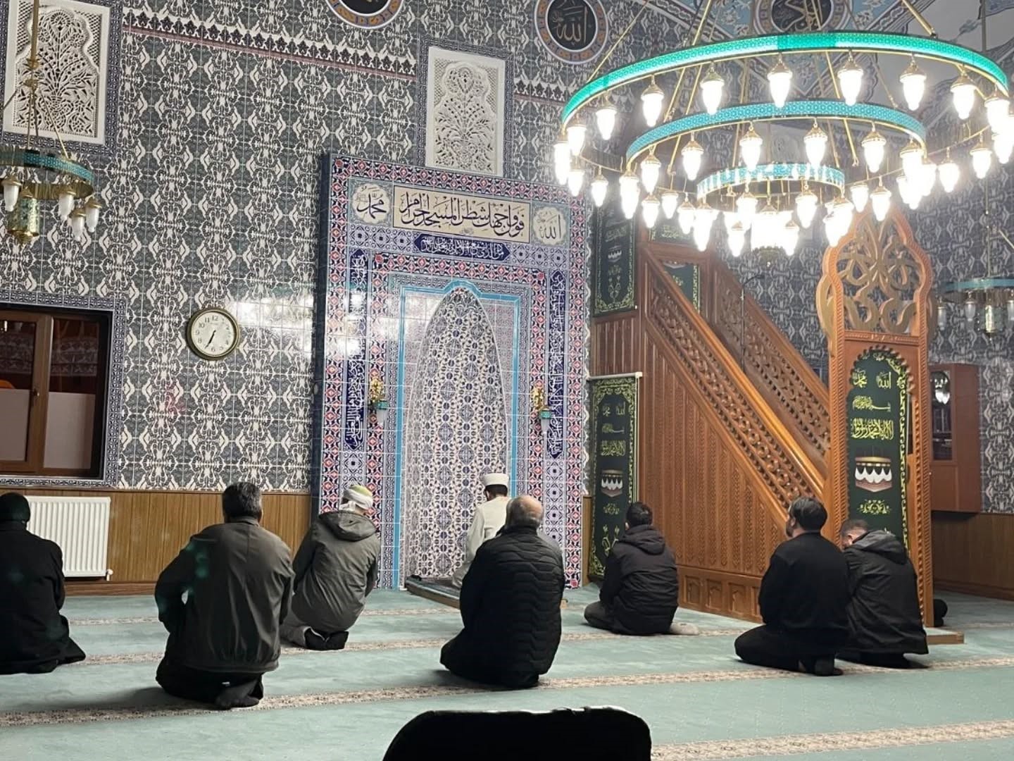 Bayburt’ta üniversite öğrencileri camilerde imamlık ve müezzinlik yaptı